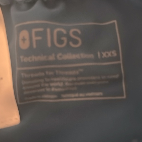 Figs Yola scrub pants in Deep Reef - Picture 4 of 4